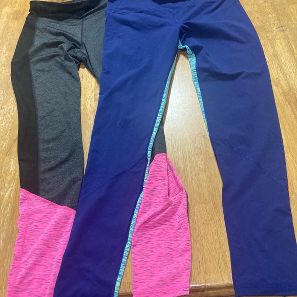Beautiful Victoria ‘s secret and xersion leggings size L super comfortable - Picture 1 of 9
